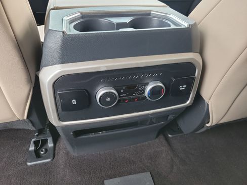 Used 2023 Ford Expedition Limited RWD image 17