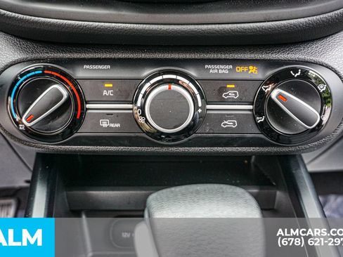 Used 2025 Kia Soul LX w/ LX Technology Package FWD image 40