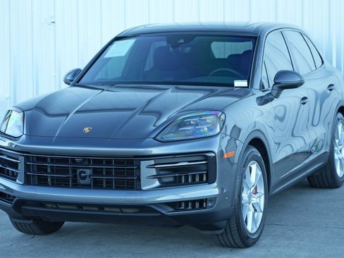 Used 2024 Porsche Cayenne S image 56