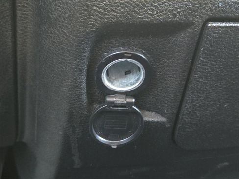 Used 2022 RAM 1500 Classic SLT image 45