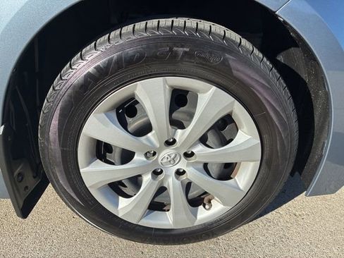 Used 2022 Toyota Corolla LE image 12