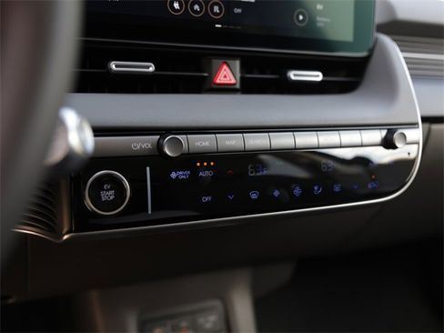 Certified 2025 Hyundai Ioniq 5 SEL image 16