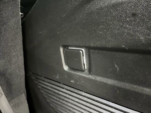 Used 2021 Chevrolet Tahoe LS image 30