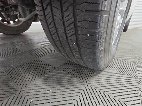 Used 2022 Nissan Frontier SV RWD image 46