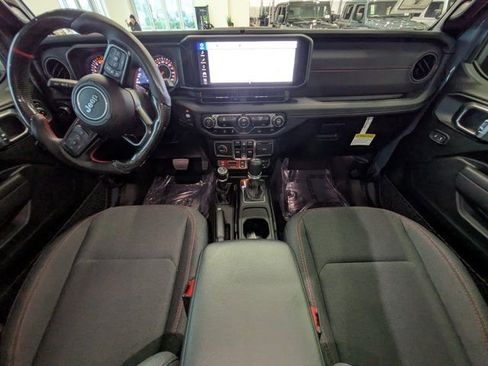 New 2025 Jeep Wrangler Unlimited Rubicon image 9