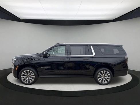 New 2026 Chevrolet Suburban High Country AWD/4WD image 2