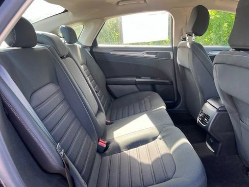 Used 2020 Ford Fusion SE FWD image 13