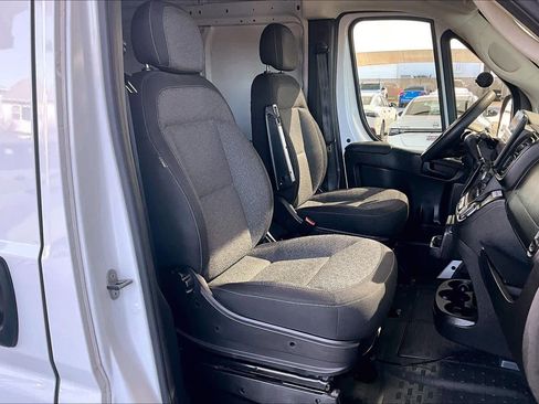 Used 2024 RAM ProMaster 2500 w/ Premium Convenience Group image 9