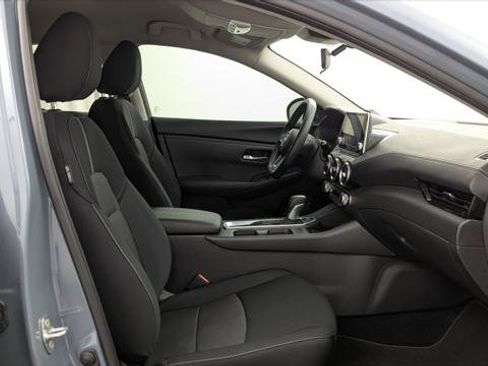 Used 2025 Nissan Sentra SV FWD image 22