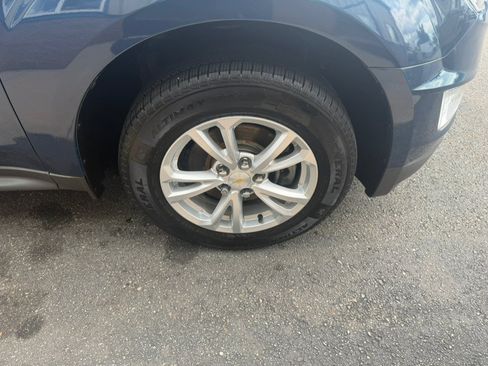 Used 2017 Chevrolet Equinox LT AWD/4WD image 11