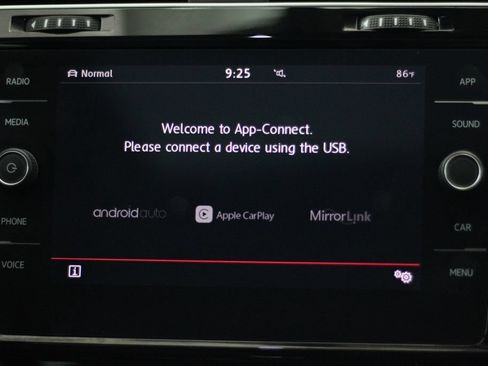 Used 2019 Volkswagen GTI SE FWD image 24