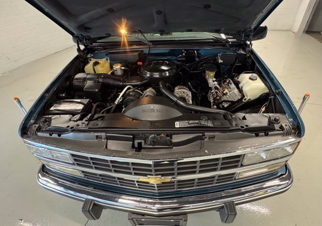 Used 1993 Chevrolet Suburban 4WD image 26