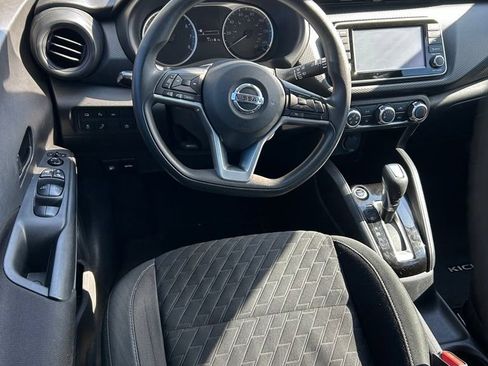 Used 2021 Nissan Kicks S FWD image 5
