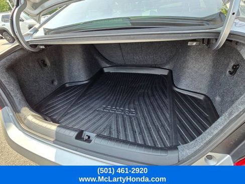 Used 2018 Honda Accord EX image 17