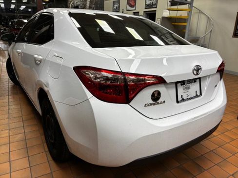 Used 2018 Toyota Corolla LE image 7