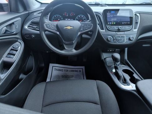 Used 2024 Chevrolet Malibu LS w/ Driver Confidence Package FWD image 2