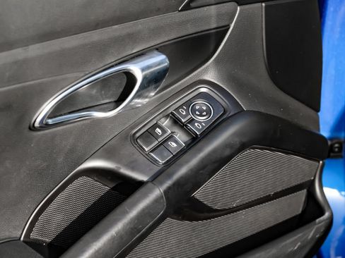 Used 2017 Porsche 718 Cayman RWD image 33