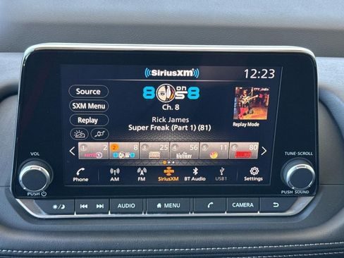 Used 2025 Nissan Rogue SV FWD image 21