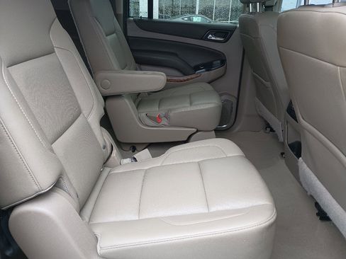 Used 2019 Chevrolet Suburban Premier image 34
