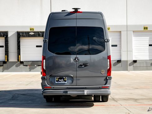 Used 2025 Mercedes-Benz Sprinter 3500 image 10
