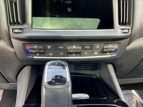 Used 2022 Maserati Levante GT image 14