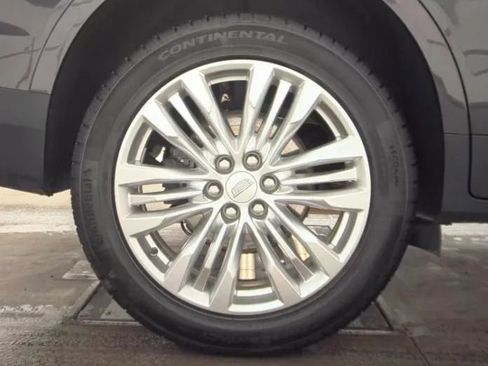 Used 2018 Cadillac XT5 Premium Luxury AWD/4WD image 16