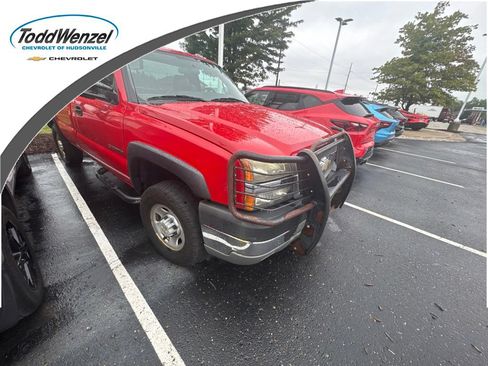Used 2004 Chevrolet Silverado 2500 W/T w/ Snow Plow Prep Package AWD/4WD image 1