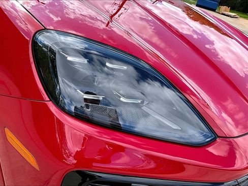 Used 2024 Porsche Cayenne image 39