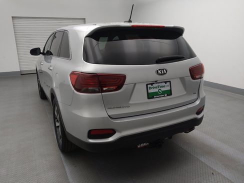 Used 2020 Kia Sorento LX image 6