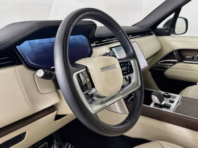 Used 2023 Land Rover Range Rover Long Wheelbase SE AWD/4WD image 11