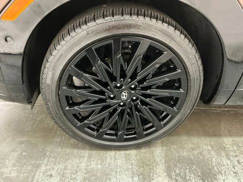 Used 2024 Hyundai Santa Fe Calligraphy image 9