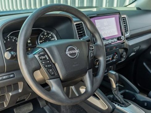 Used 2022 Nissan Frontier SV image 24