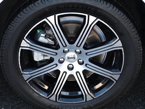 Used 2020 Volvo XC60 T6 Inscription w/ Protection Package Premier image 6