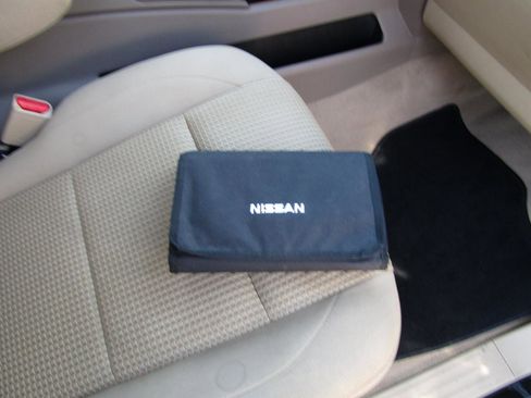 Used 2015 Nissan Titan SV image 28