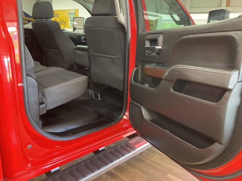 Used 2017 GMC Sierra 3500 SLE w/ SLE Preferred Package AWD/4WD image 17