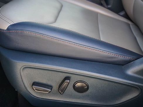 Used 2025 Ford Maverick Lariat w/ 4K Tow Package image 17