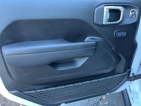 Used 2024 Jeep Wrangler Unlimited Rubicon image 34