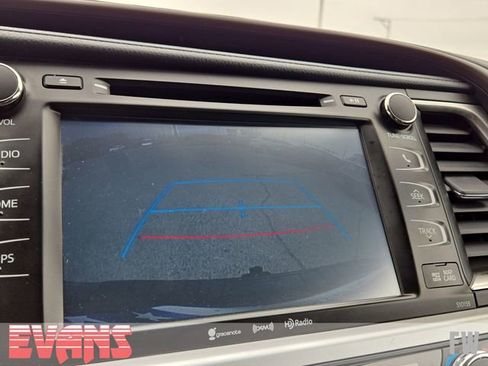 Used 2016 Toyota Highlander XLE AWD/4WD image 8