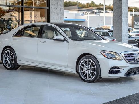 Used 2018 Mercedes-Benz S 560 4MATIC Sedan image 4