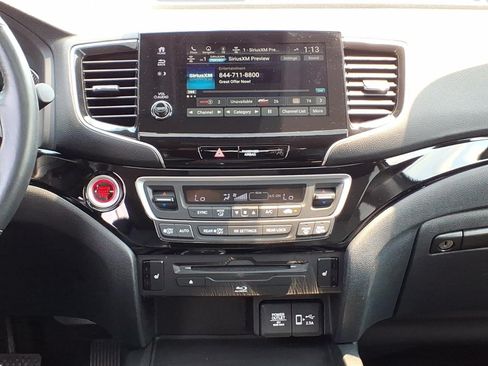 Used 2021 Honda Pilot Touring image 17