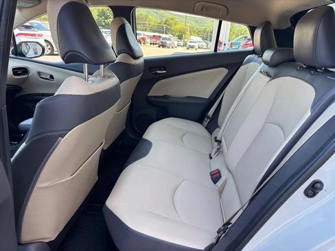 Used 2017 Toyota Prius Four FWD image 10