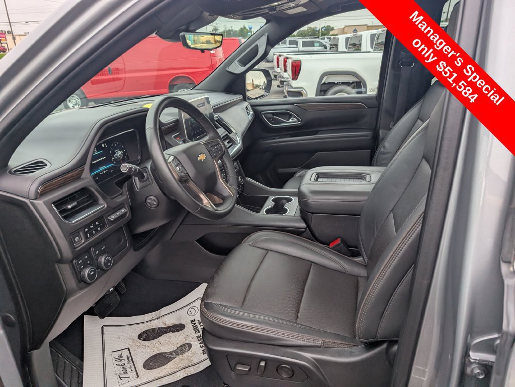 Used 2023 Chevrolet Suburban High Country w/ Premium Package 2 AWD/4WD image 16