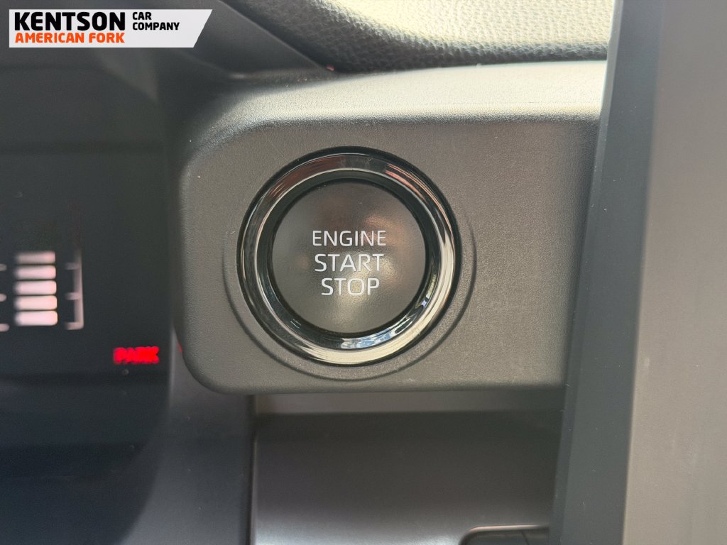 Used 2025 Toyota Tacoma SR5 AWD/4WD image 17