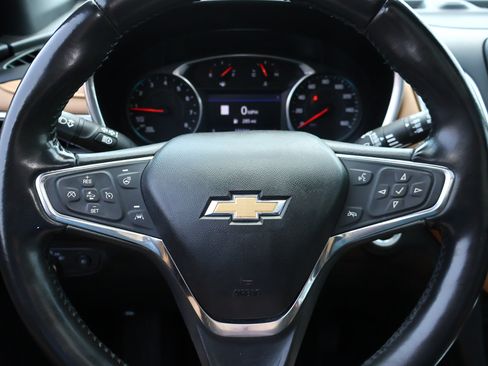 Used 2020 Chevrolet Equinox Premier FWD image 12
