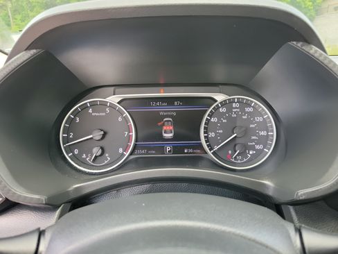 Used 2025 Nissan Sentra SV FWD image 16