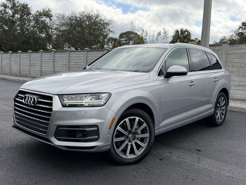 Used 2019 Audi Q7 3.0T Prestige w/ Prestige Package image 1