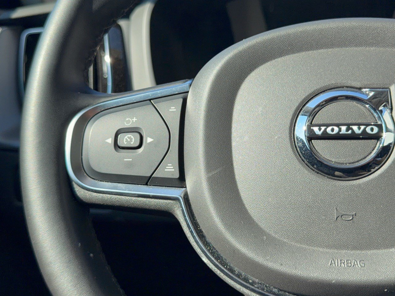 Certified 2024 Volvo XC60 B5 Core w/ Protection Package Premier AWD/4WD image 18