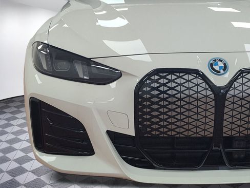 Used 2025 BMW i4 eDrive40 w/ M Sport Package image 10