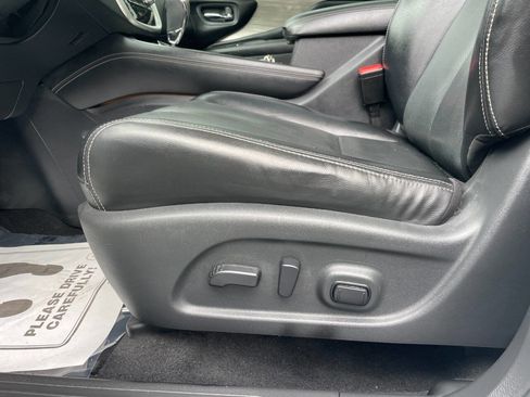 Used 2017 Nissan Murano Platinum w/ Platinum Technology Package FWD image 18