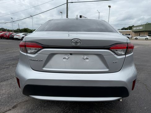 Used 2021 Toyota Corolla LE FWD image 6